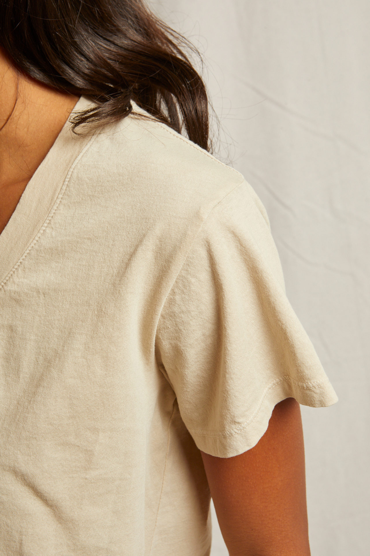 Hendrix V-Neck Tee Putty