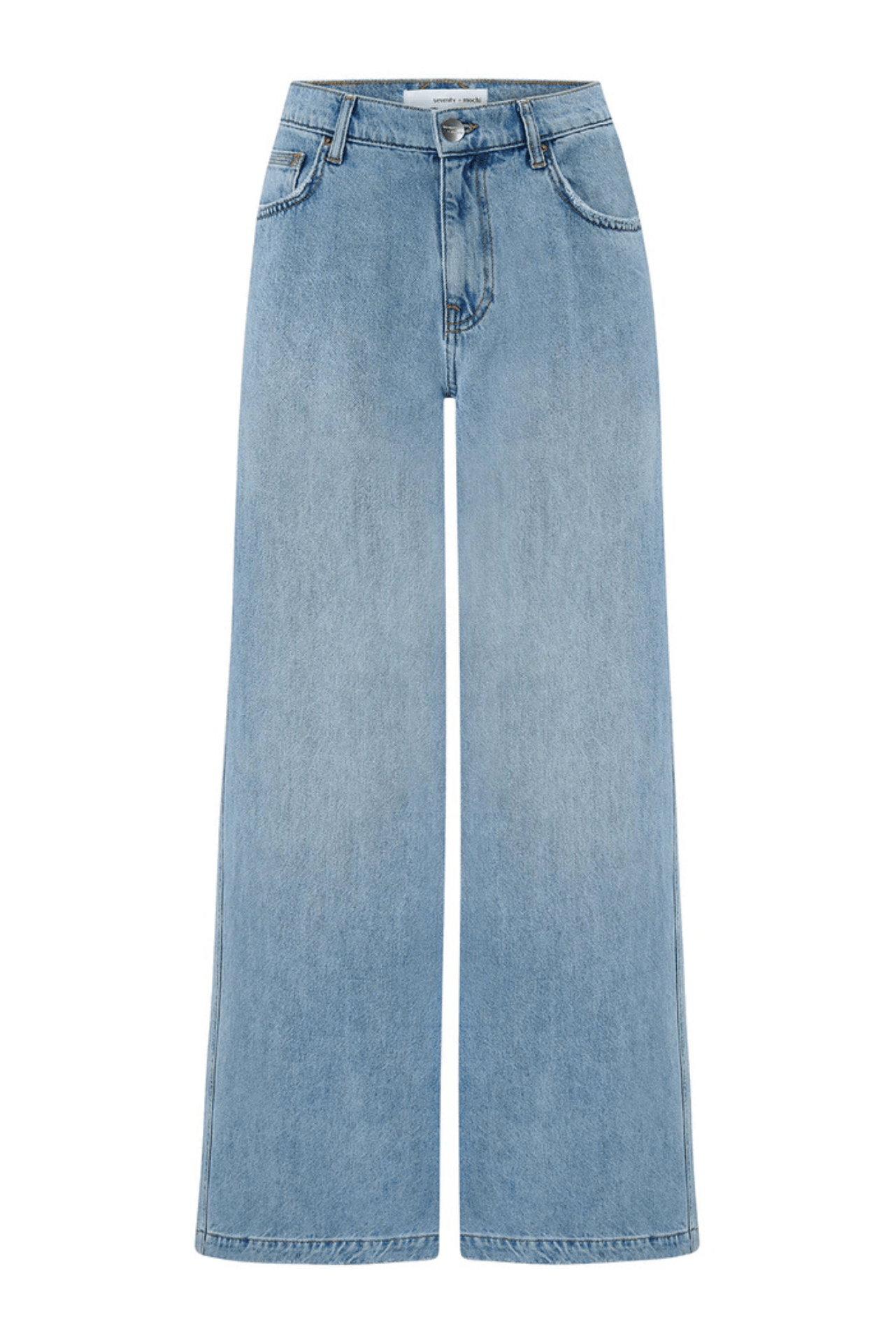 Bay Jean in Weekender