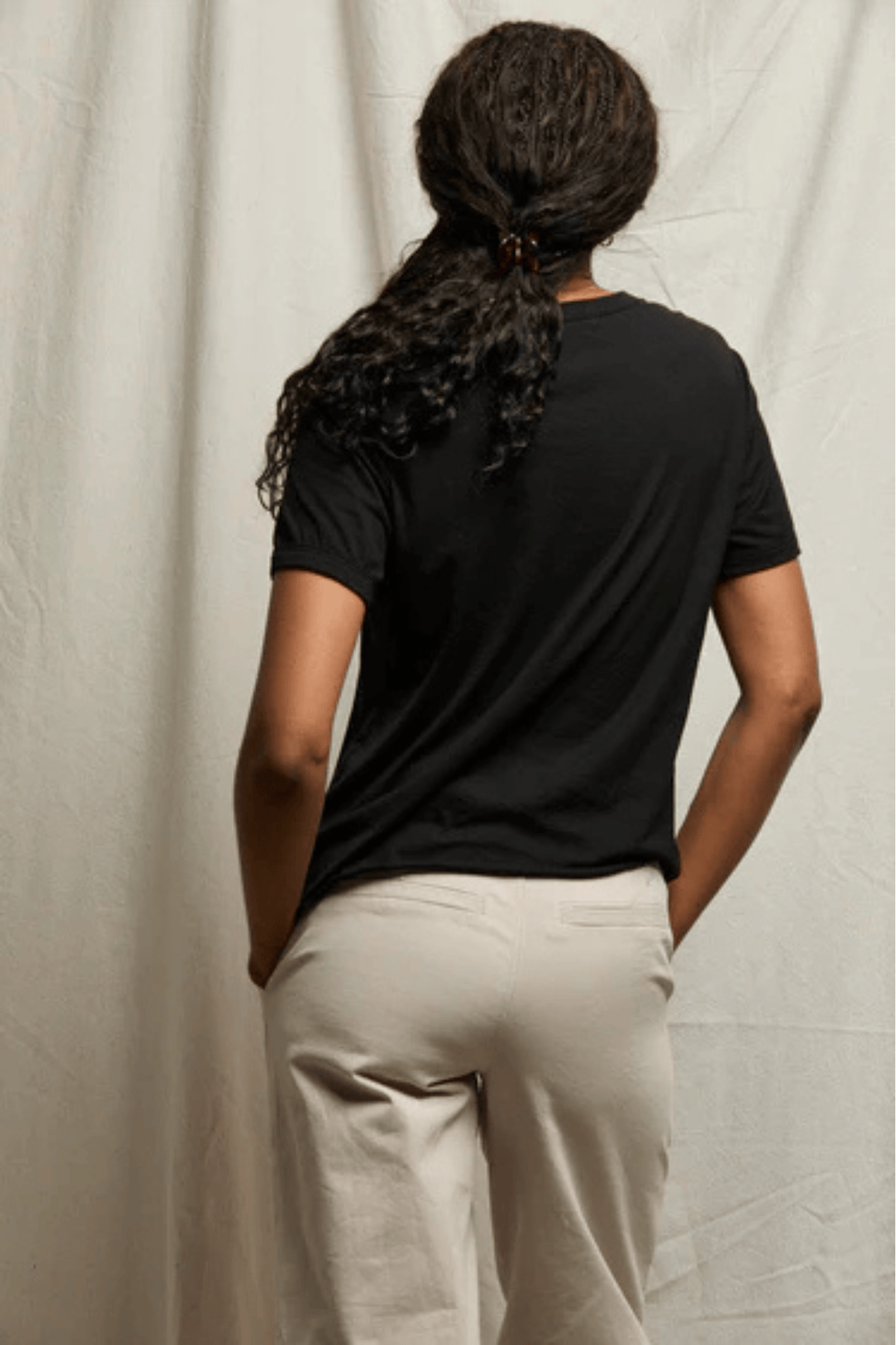 Perfectwhitetee Sofia Binded Crew Neck True Black