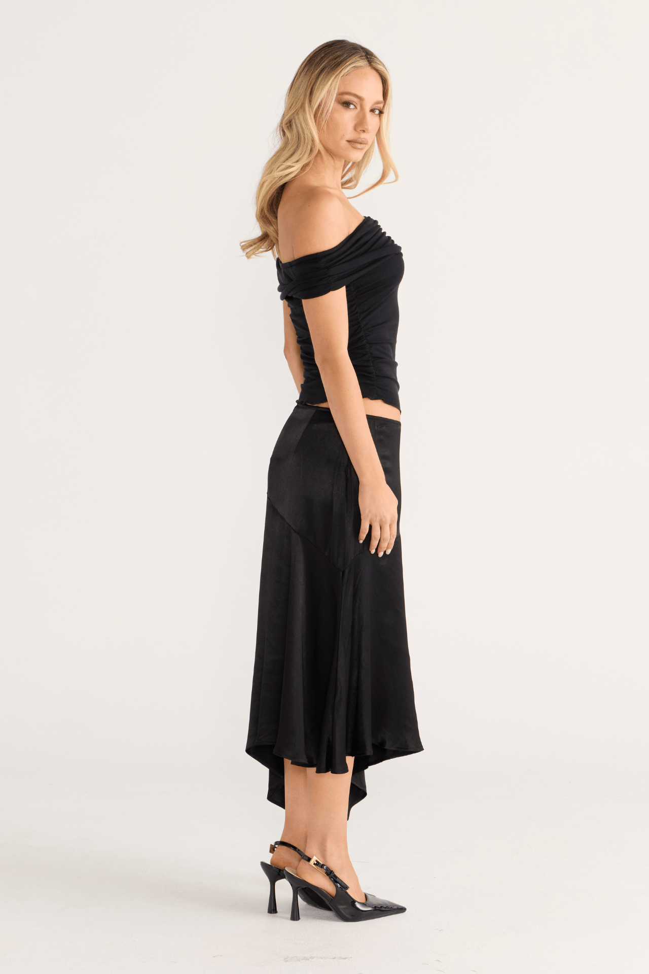 U wire Top Black