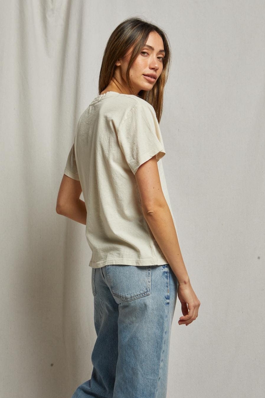 Hendrix V-Neck Tee Sugar