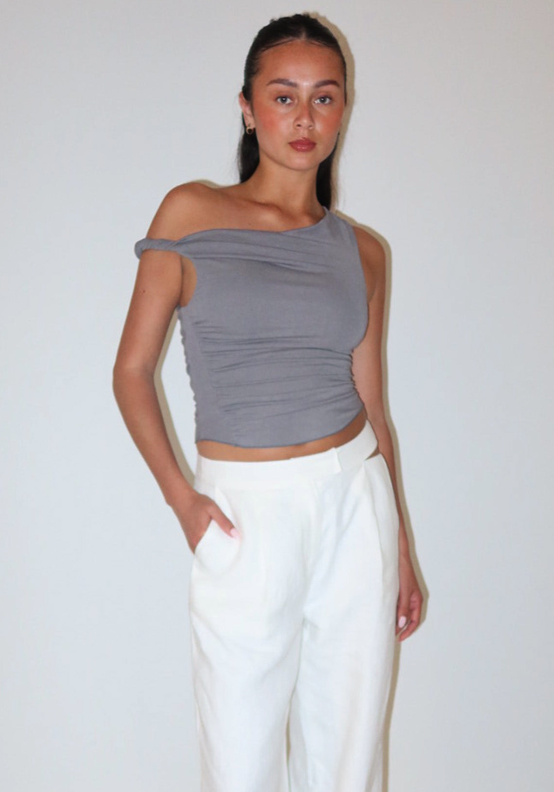New York city break outfit inspiration - a draped slate top from Tuchuzy