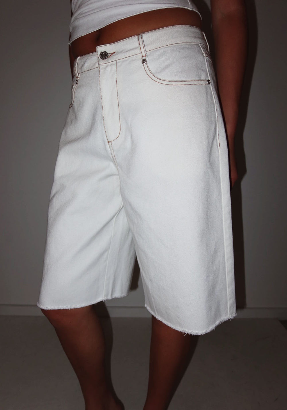 DENIM BERMUDA SHORT WHITE