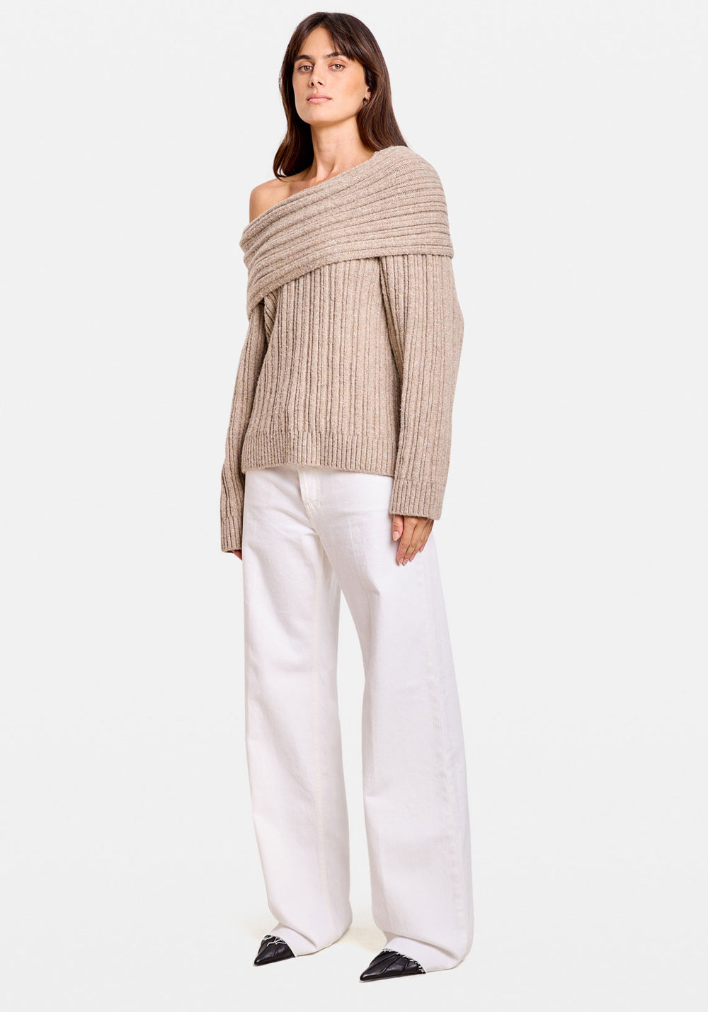 OVERSIZED OFF SHOULDER KNIT TAUPE