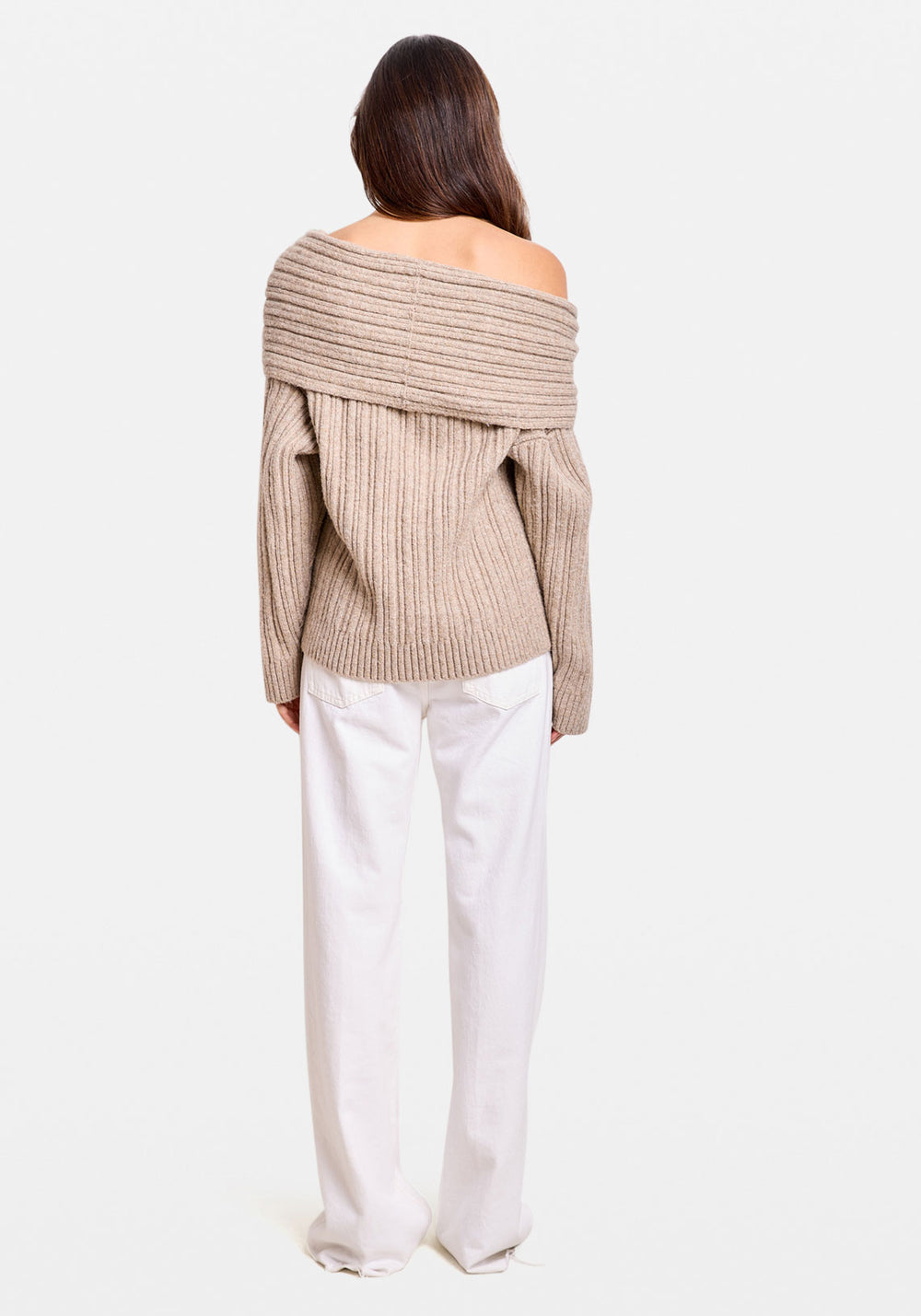 OVERSIZED OFF SHOULDER KNIT TAUPE