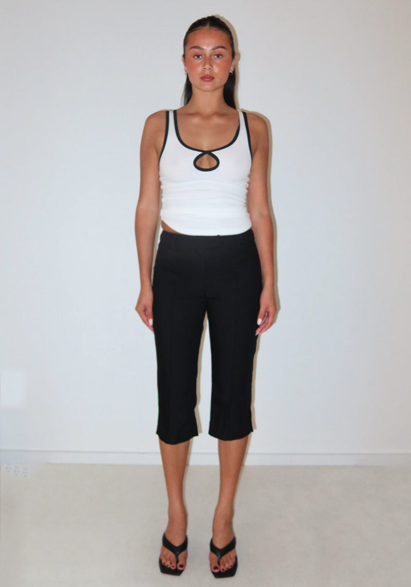 TAILORED CAPRI PANTS BLACK