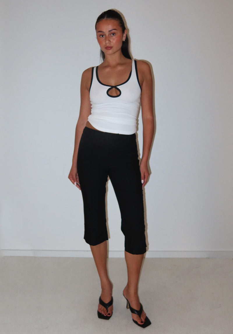 TAILORED CAPRI PANTS BLACK