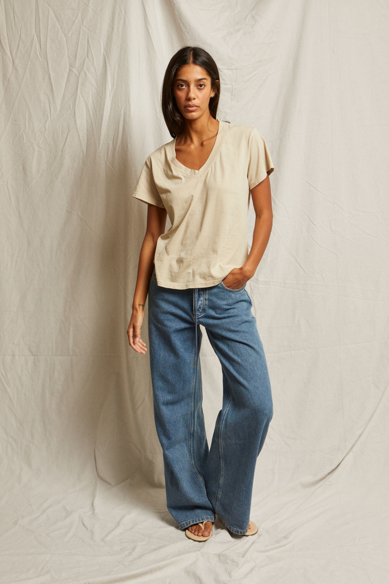 Hendrix V-Neck Tee Putty