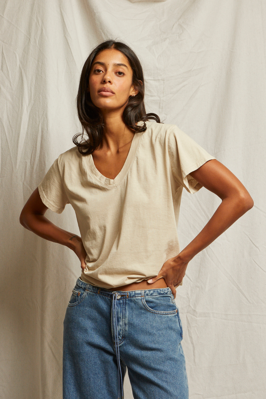 Hendrix V-Neck Tee Putty