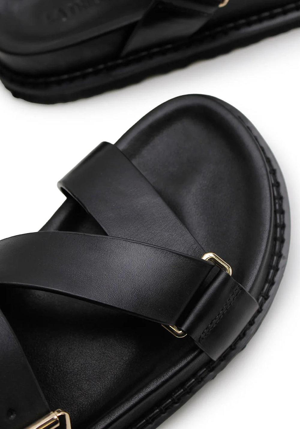 AKI SLIDE BLACK