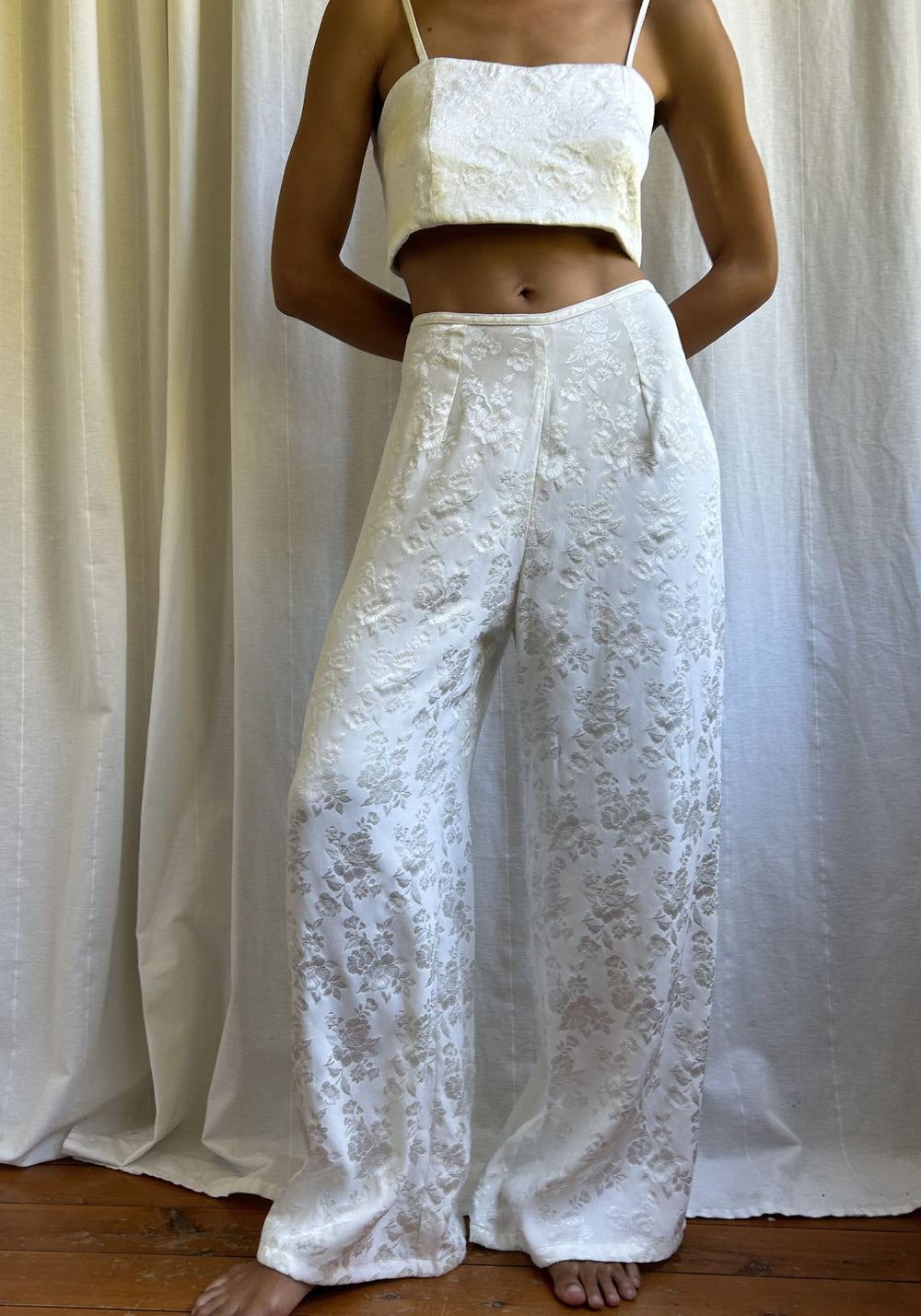 WIDE LINE PANT WHITE FLOWER