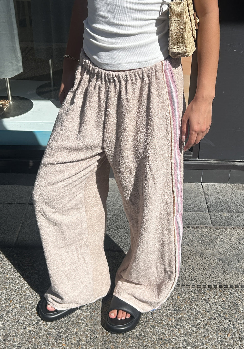 SCOOPED PANT TAUPE