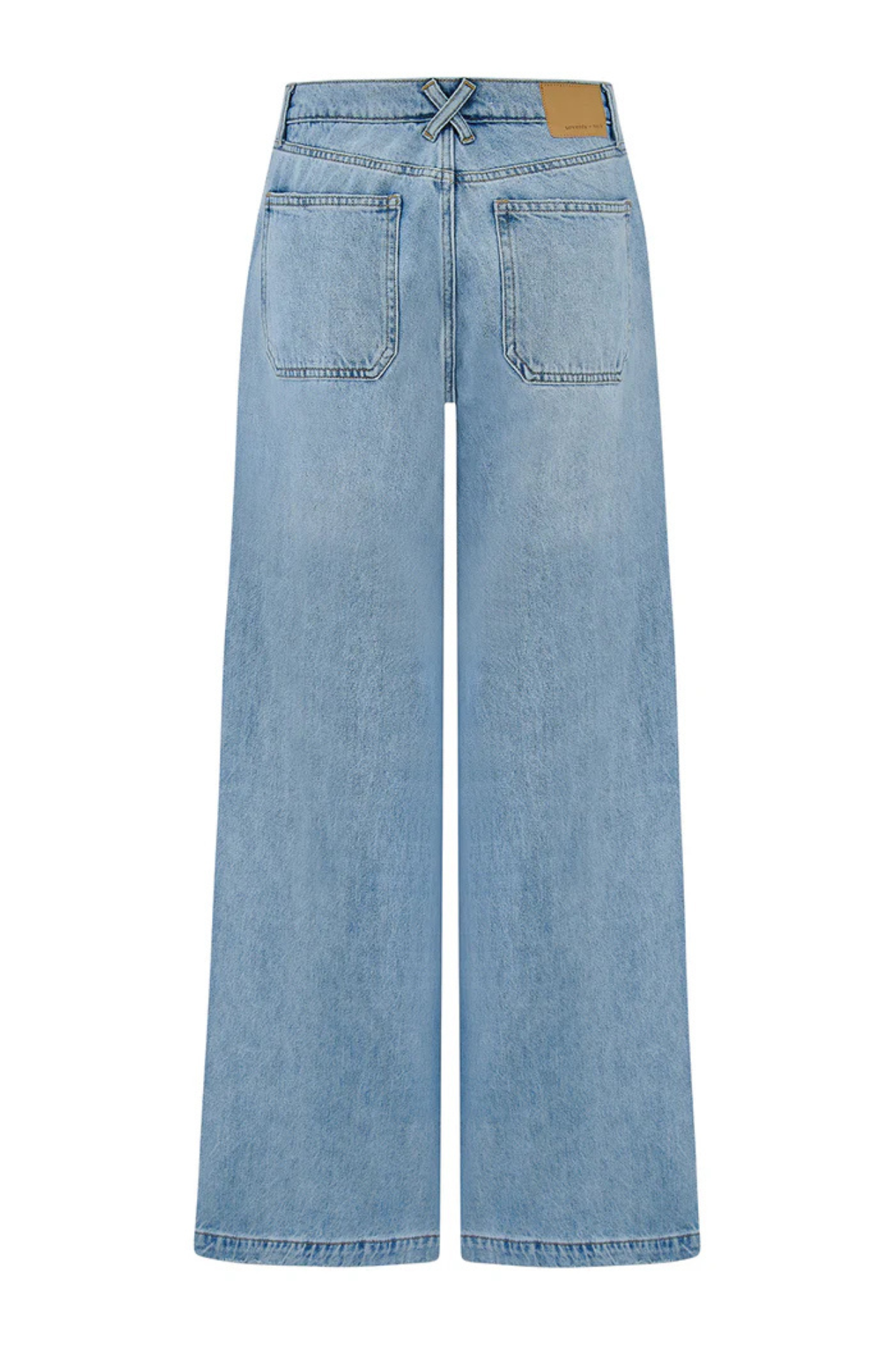 Bay Jean in Weekender