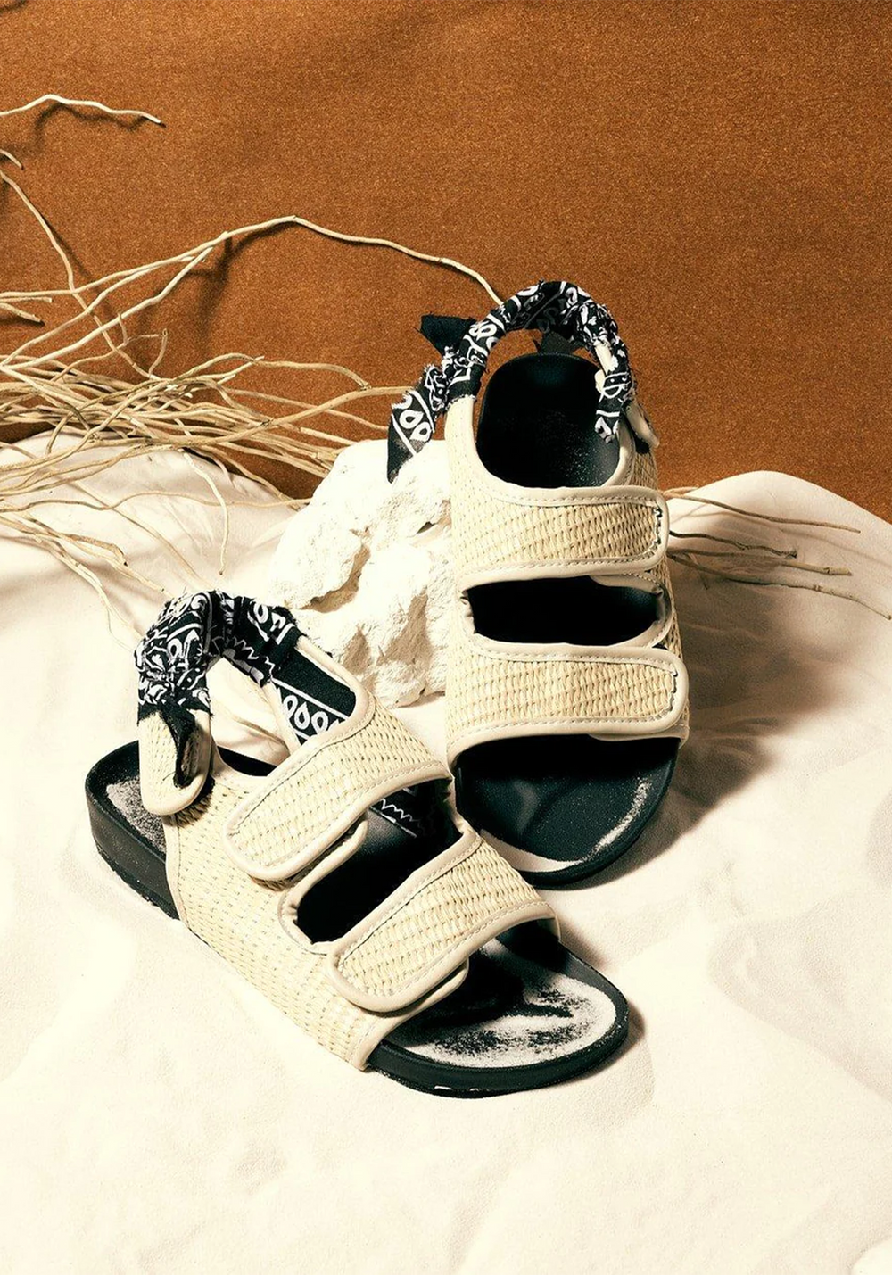 APACHE SANDALS RAFFIA