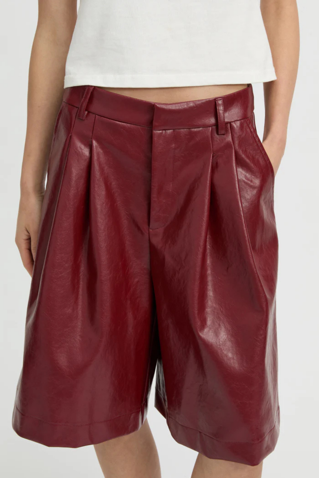 KAIA SHORTS BURGANDY