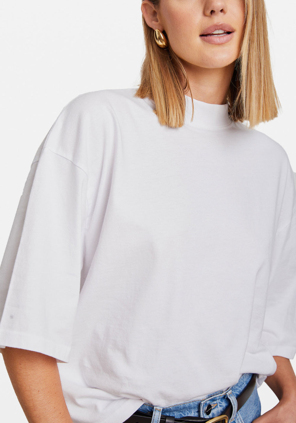 SELLING FAST 💨 The Palmer Tee by ANINE BING is an oversized T-shirt made  from a soft-yet-structured heathered vintage jersey. It featu