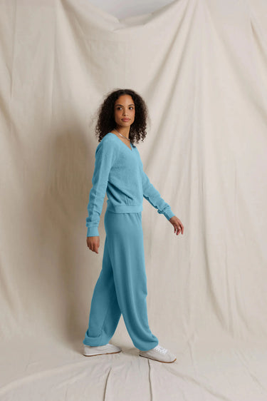 Perfect White Tee Zuri Reverse Fleece V Neck Sweatshirt Milky Blue